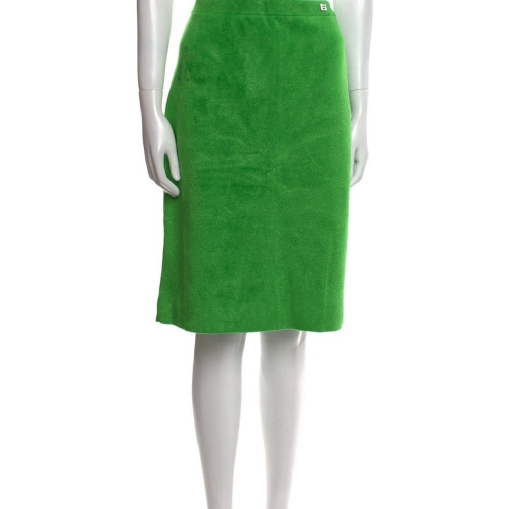 Gucci
Crystal Embellishments Knee-Length Skirt w/ Tags